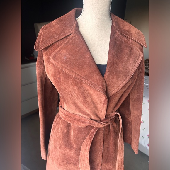 1970s Suede Wrap Coat - Picture 7 of 10